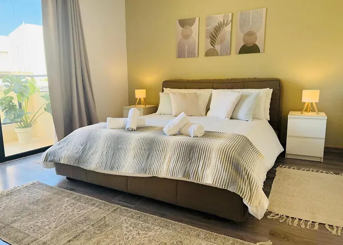 Torri Katur 2 Apartment *